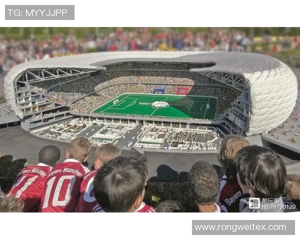 足球明星乐高壁纸创意设计展示让你感受球场魅力与童趣结合的完美体验